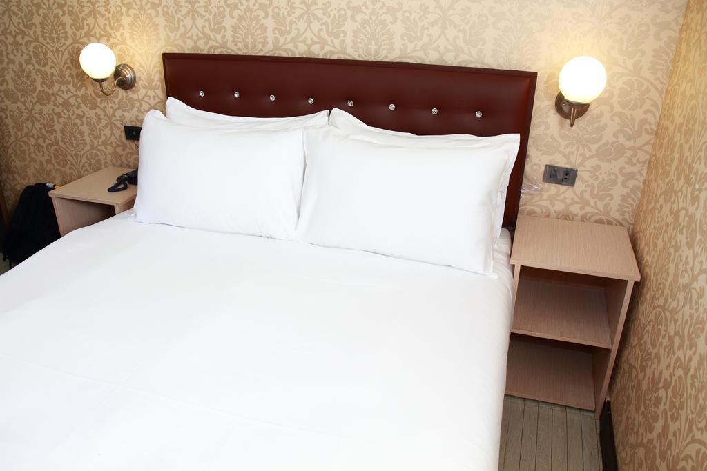 Harrys Suite Hotel Bangkok Exterior photo